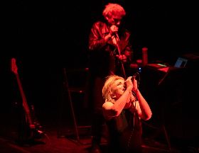 LA FORZA FEMMINILE DI ISMENE COME UN'OPERA ROCK CON FLAVIA PEZZO E MASSIMO BEVILACQUA